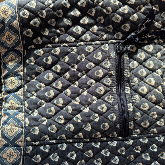 Vera Bradley Nantucket Navy
Blue Retired Hobo Handbag Tote
Bag Spring 2005 - Picture 5 of 13